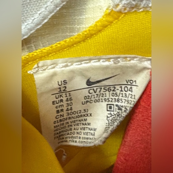 Nike LeBron 18 Low Stewie Basketball Shoes CV7562-104 Men’s Size 12 - Picture 6 of 7